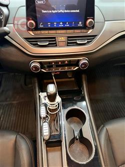 نیسان ئەلتیما